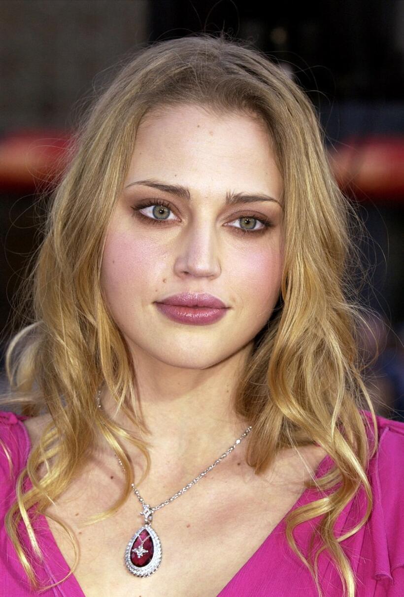 Estella Warren Pictures and Photos | Fandango